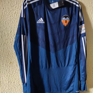 Nueva y Player Issue - Valencia CF