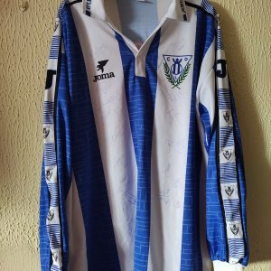 Match Worn y firmada por la plantilla- CD Leganes - dorsal 18