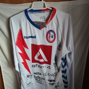 Nueva y Firmada por la plantilla - Rayo Majadahonda